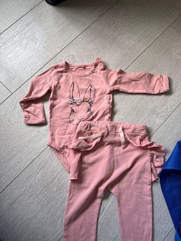 Petit bleikt kanínusett