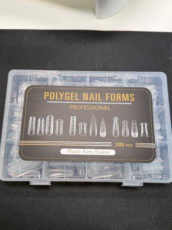 Polygel nail forms