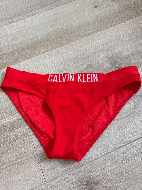 Rauð bikini