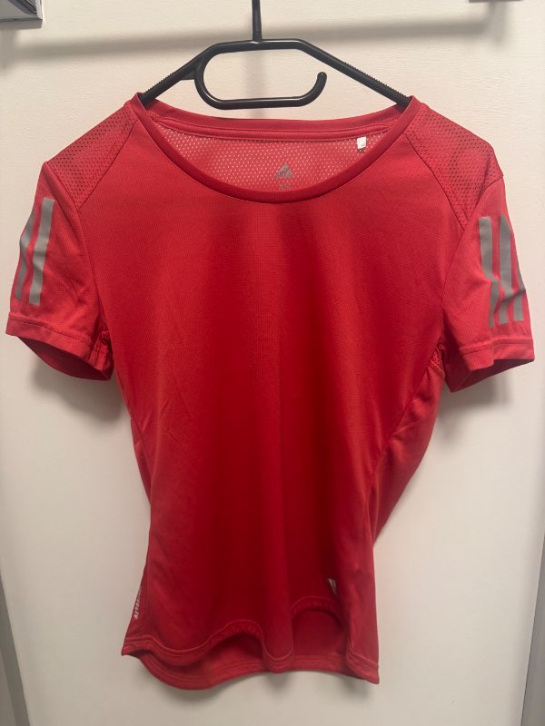 Rauður Adidas