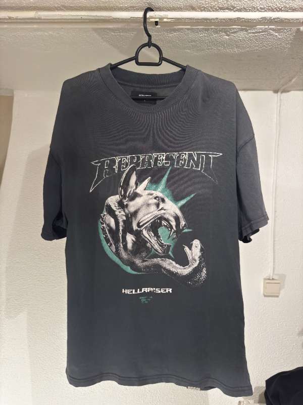 Represent oversized t-shirt