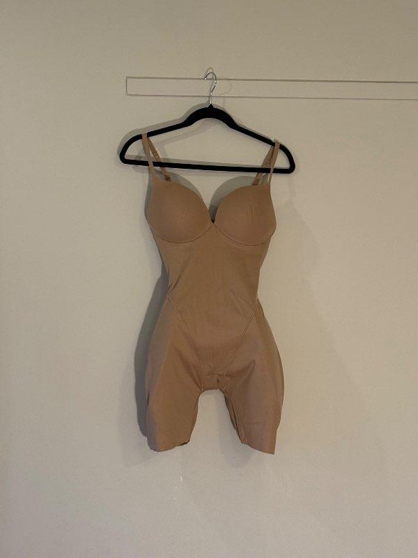 SKIMS shapewear bodysuit – nýtt með miða