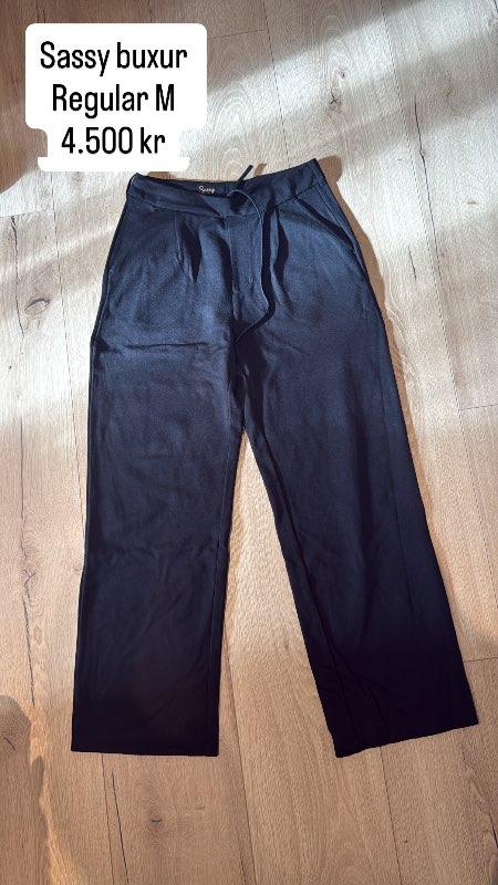 Sassy buxur svartar ónotaðar