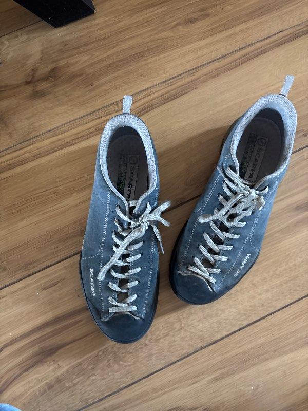 Scarpa skór