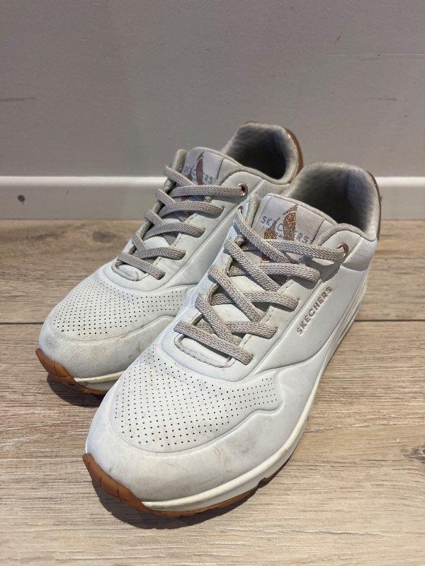 Skechers hvítir