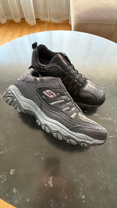 Skechers skór 42 (ónotaðir)