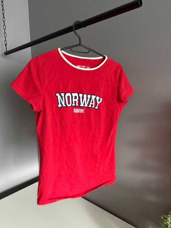 Spútník stuttermabolur