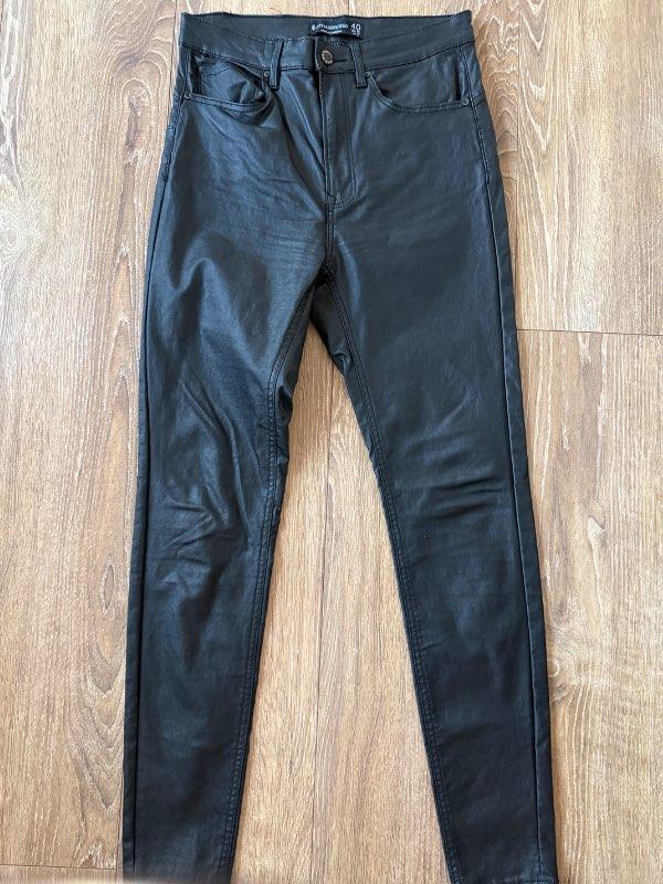 Stradivarius ledurbuxur