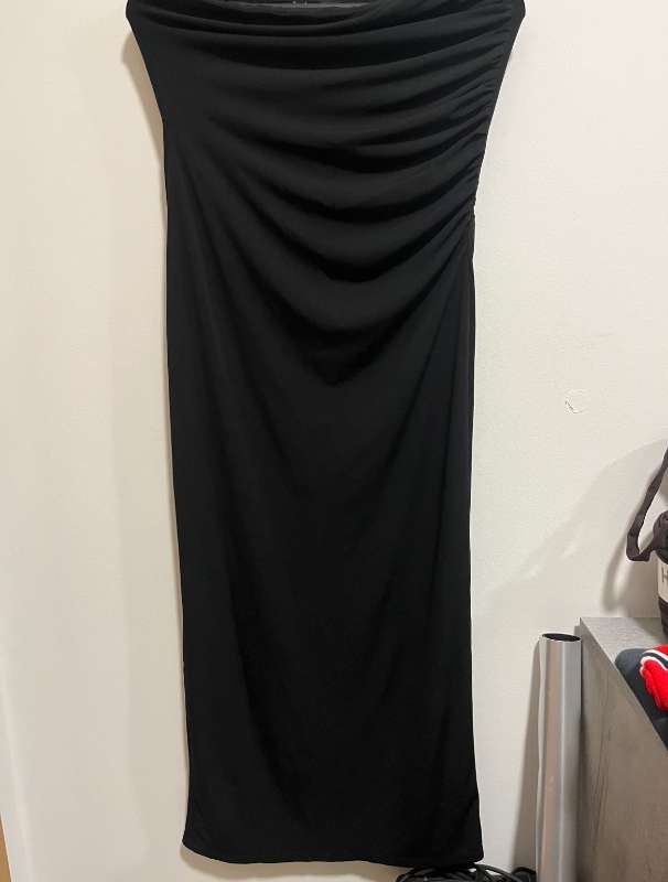 Strandivarius Off shoulder kjóll