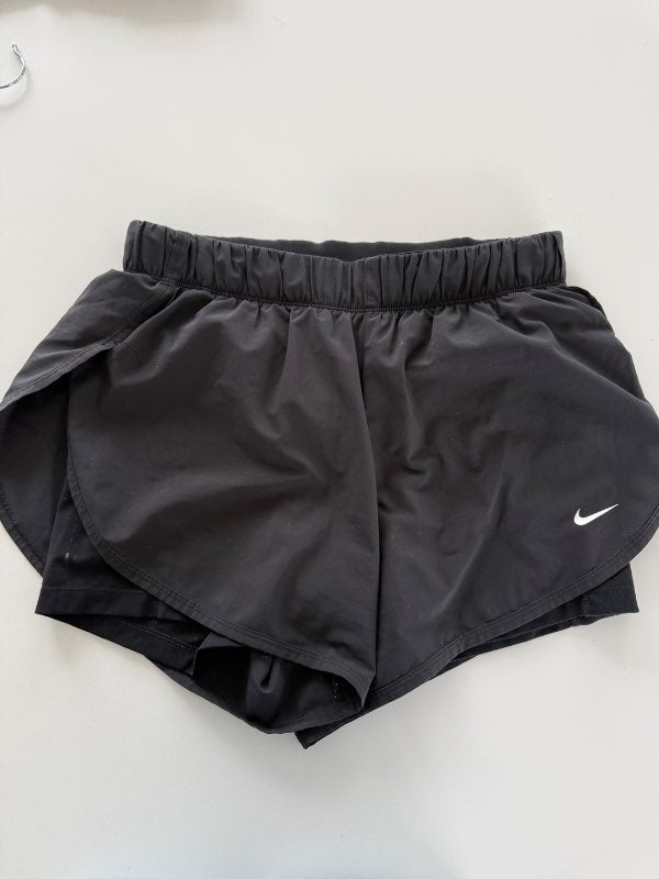 Svartar Nike Stuttbuxur