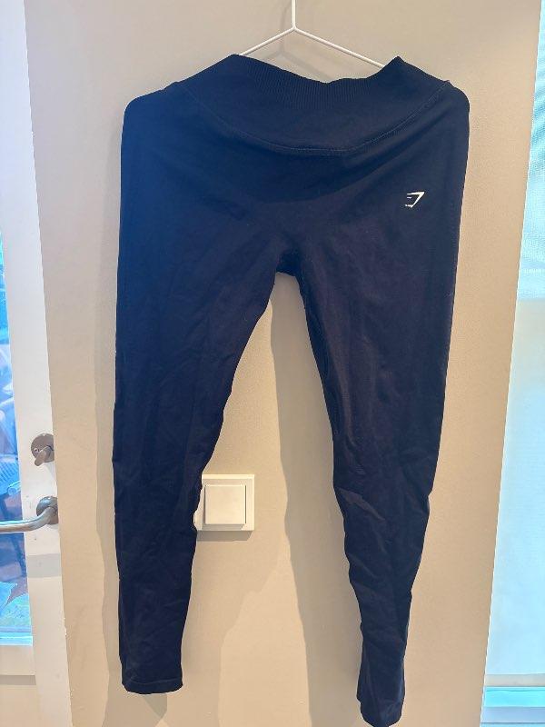 Svartar gym shark buxur