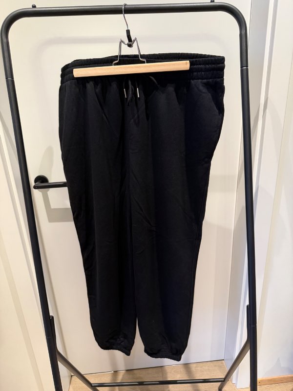 Svartar jogging buxur