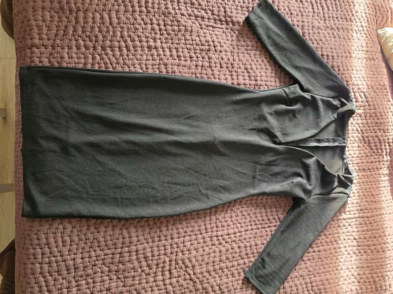 Svartur kjóll með stutt ermum, Fashion Nova