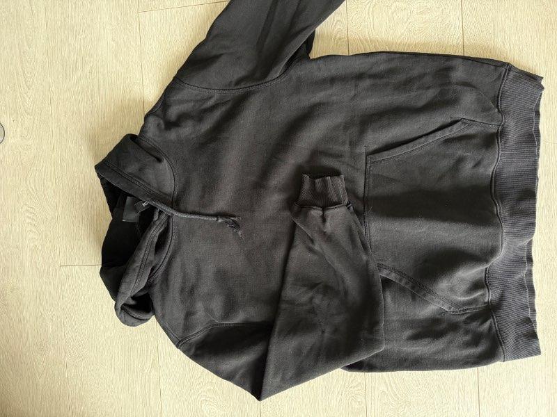 Svört h&m hettupeysa