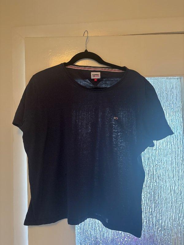 Tommy Hilfiger bolur