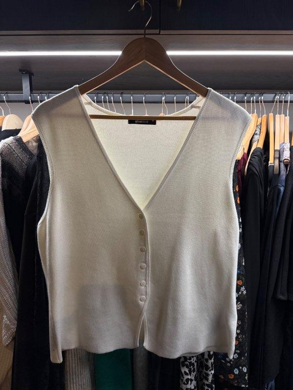 Vesti hvítt gina tricot