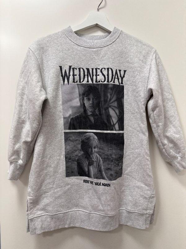 Wednesday peysa