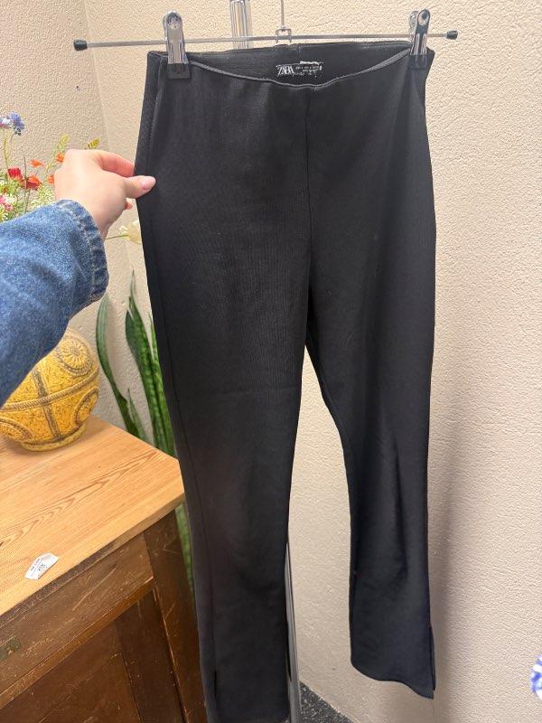 Zara buxur klauf niðri