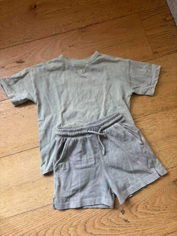 Zara- stuttbuxur/bolur