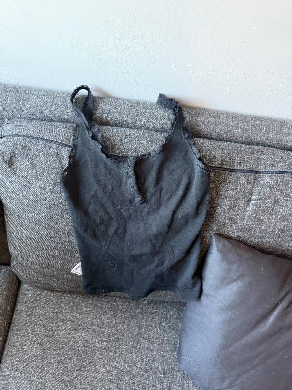 Bershka tank m/ hneppum