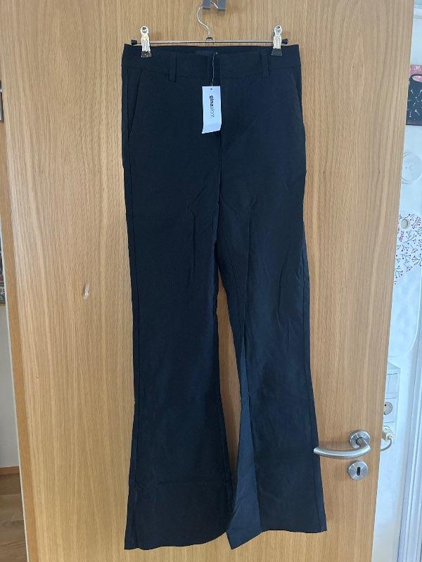 svartar buxur Gina tricot