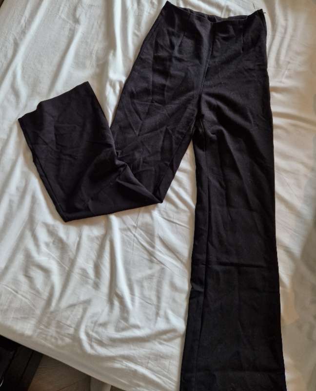 H&M Útvíðar Svartar Buxur