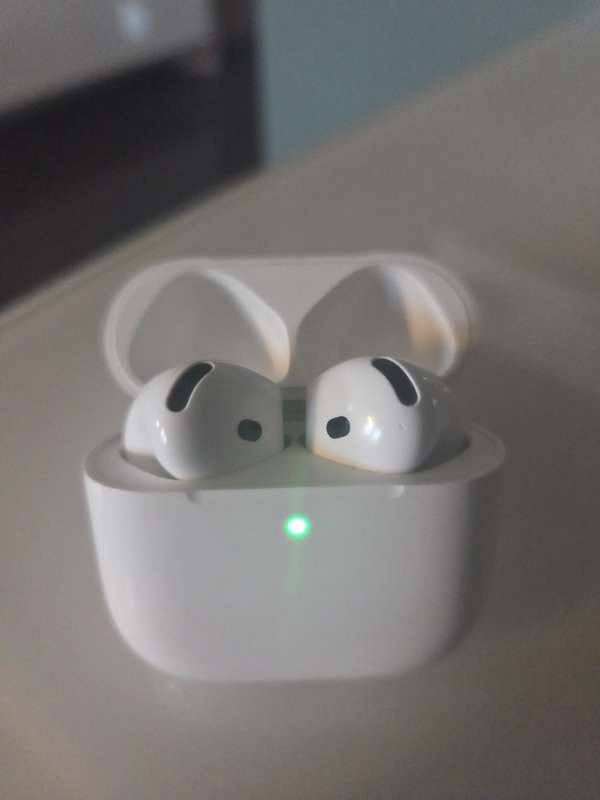 Airpods 4 (ANC) 1 1/2 árs
