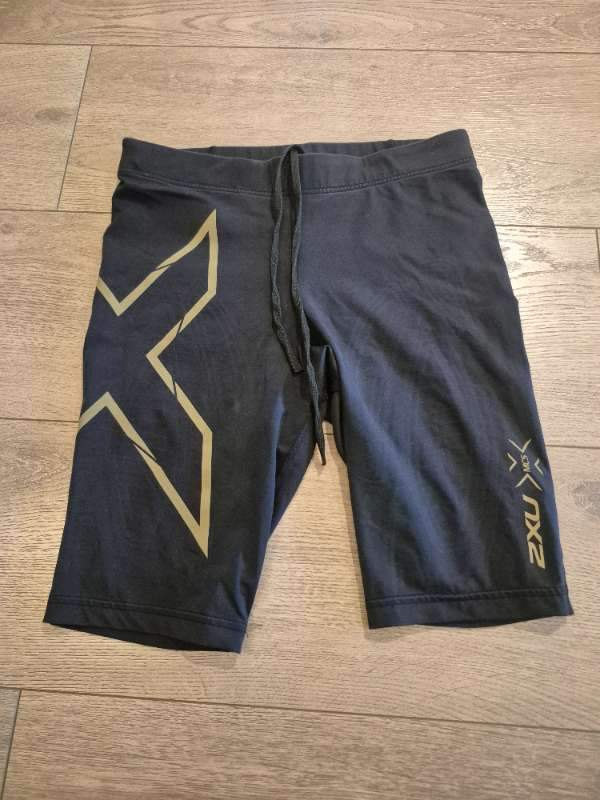 2xu stuttar hlaupabuxur