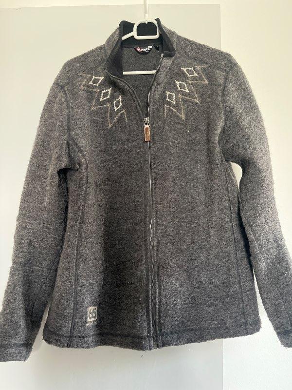 66N wool sweater gray