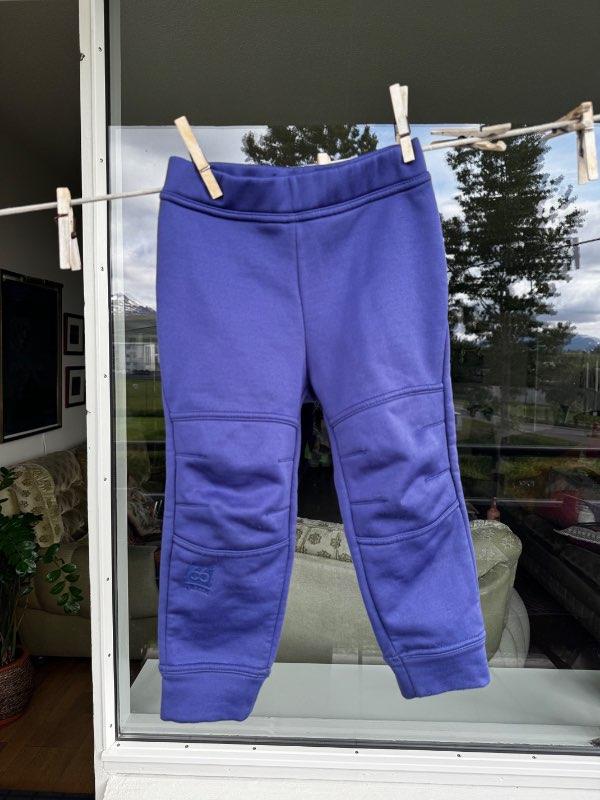66 flísbuxur fjólubláar 92/98