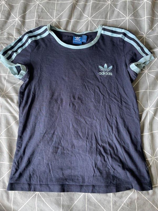 Adidas bolur