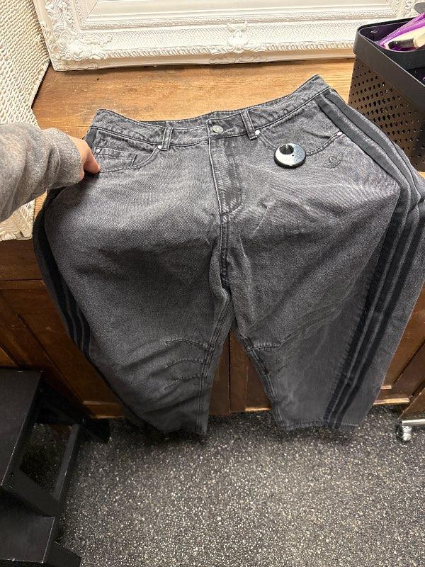 Adidas gallabuxur gráar