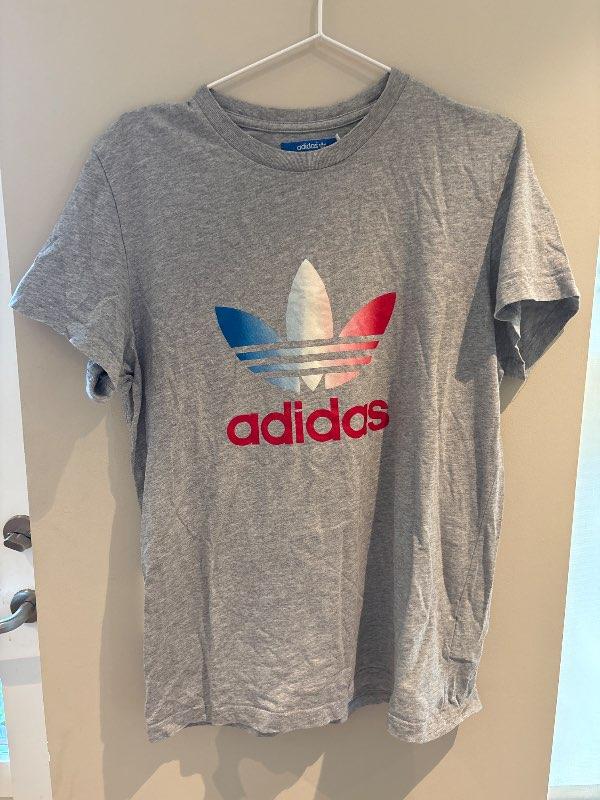Adidas grár bolur