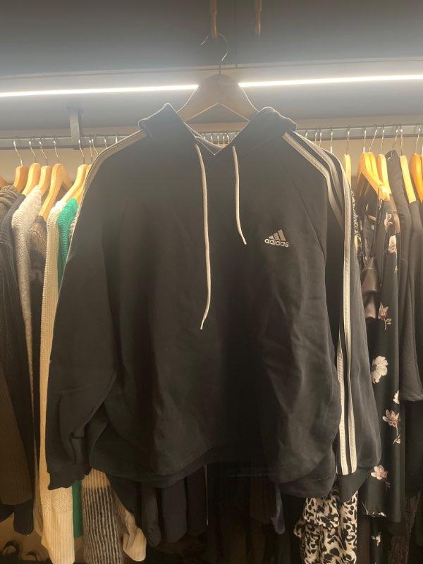 Adidas hettupeysa svört
