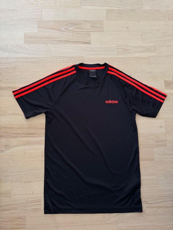 Adidas íþróttabolur