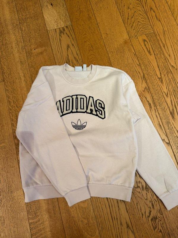 Adidas peysa