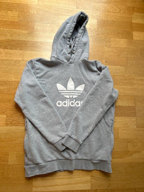 Adidas peysa (V)
