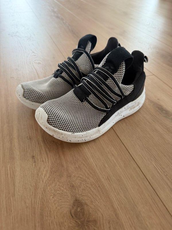 Adidas skór