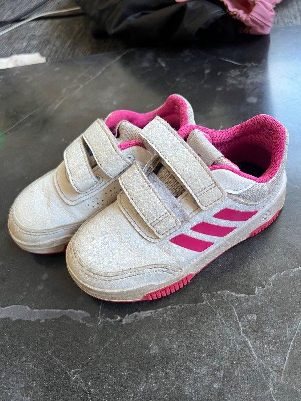 Adidas skór
