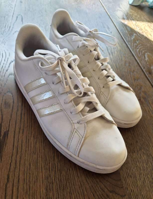Adidas skór hvítir