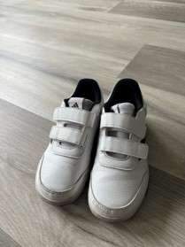 Adidas skór hvítir