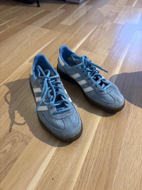 Adidas spezial bláir