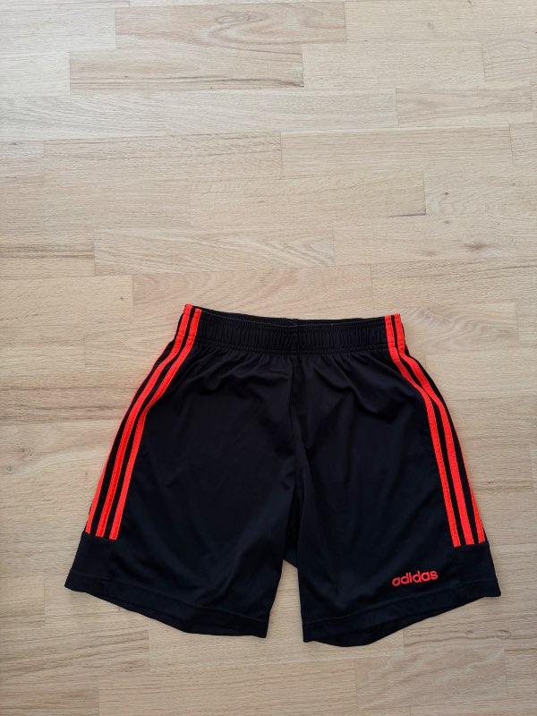 Adidas stuttbuxur