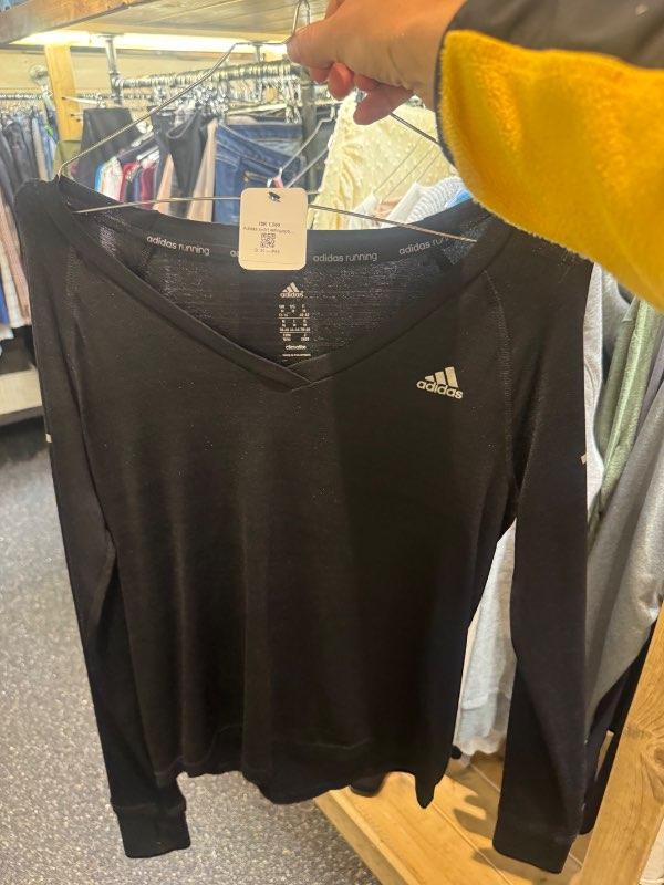 Adidas svört æfingapeysa