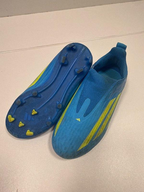 Adidas takkaskór