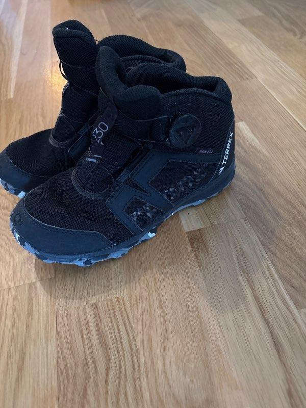 Adidas terrex kuldaskór