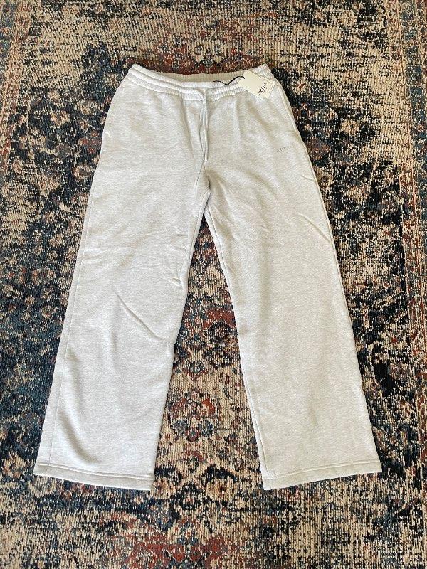 Aritzia buxur gráar tall