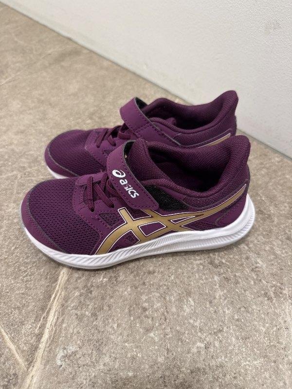 Asics innanhús skór