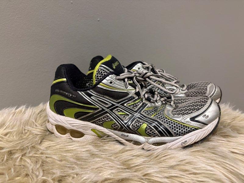 Asics íþróttaskór