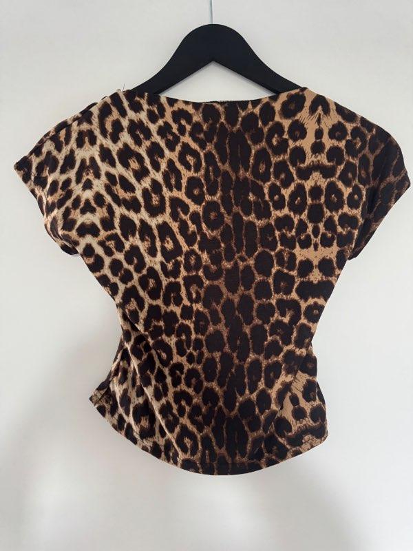 Backless bolur